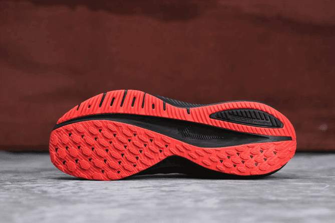 nikeairzoomvomero14黑红色耐克真标带半码高品质登月14代网面透气