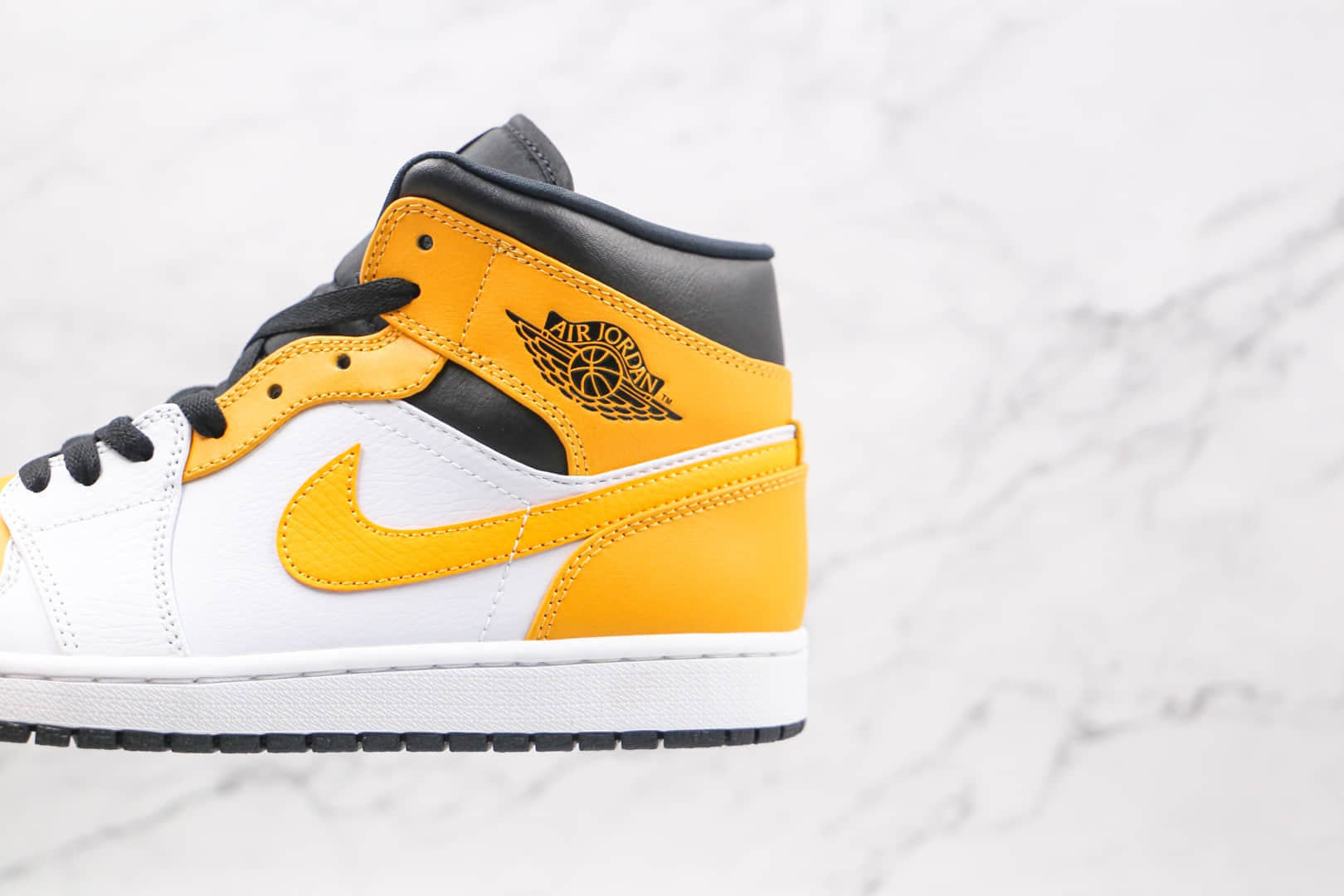 乔丹airjordan1mid纯原版本中帮aj1白黄色篮球鞋原档案数据开发货号