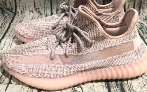 阿迪达斯Yeezy 350 Boost V2 Synth粉满天星 一鞋难求的它你抢到了吗 货号：FV5666