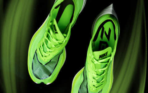 耐克全新“Vaporfly NEXT% Breaking2年度最佳超跑！喜欢运动的小伙伴不可错失的运动鞋