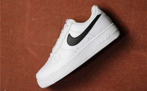 Nike Air Force 1经典白黑 耐克空军一号公司级海外发售版原厂纸板全掌气垫 货号：AO2423-101