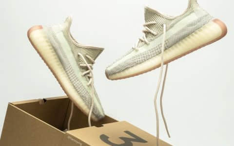 全新侃爷拼接版本Yeezy 350 V2 “Citrin”「满天星」将于9月22日与常规版本一起发售