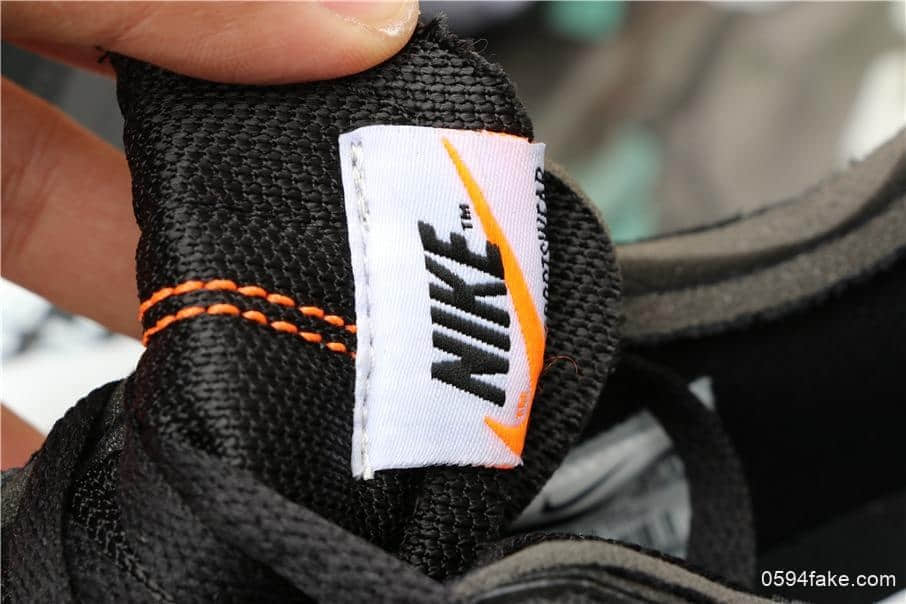 耐克联名款Off-White x Nike Air Max 90 2.0黑白公司级牛巴革鞋身搭配网格面材质 货号：AA7293-001