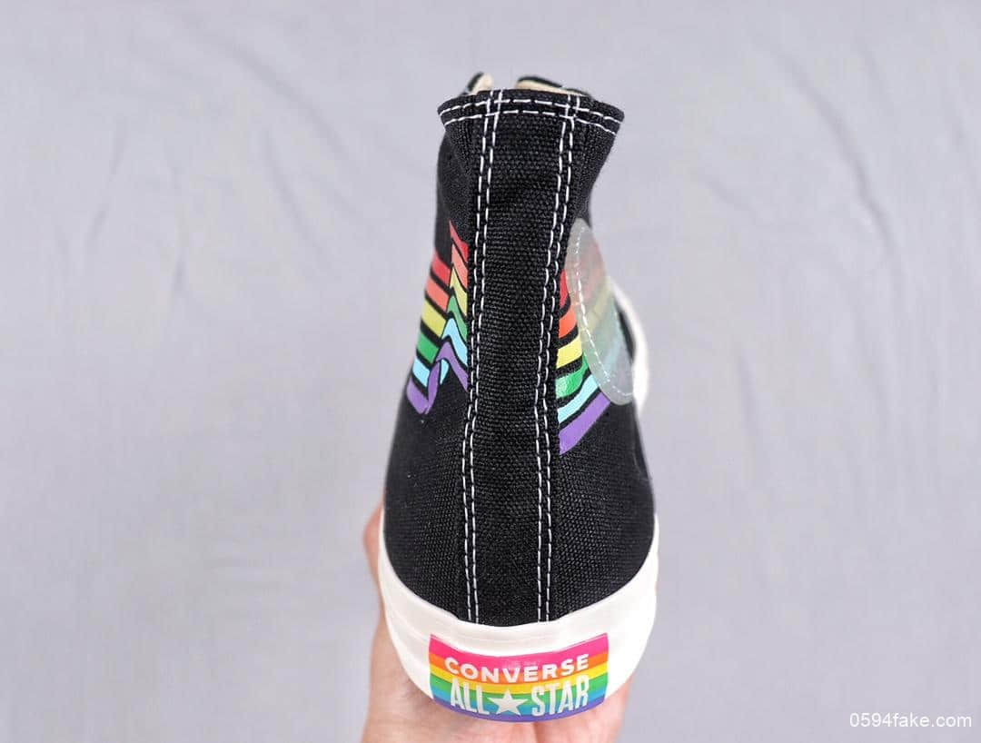 匡威Converse Chuck Taylor pride主题月彩虹底黑面帆布鞋真标高品质硫化蓝底 货号：165719C