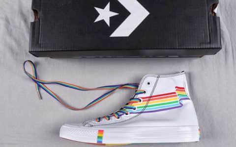 匡威Converse Chuck Taylor pride主题月彩虹底鞋面印刷最火的彩虹大底设计 货号：165719C