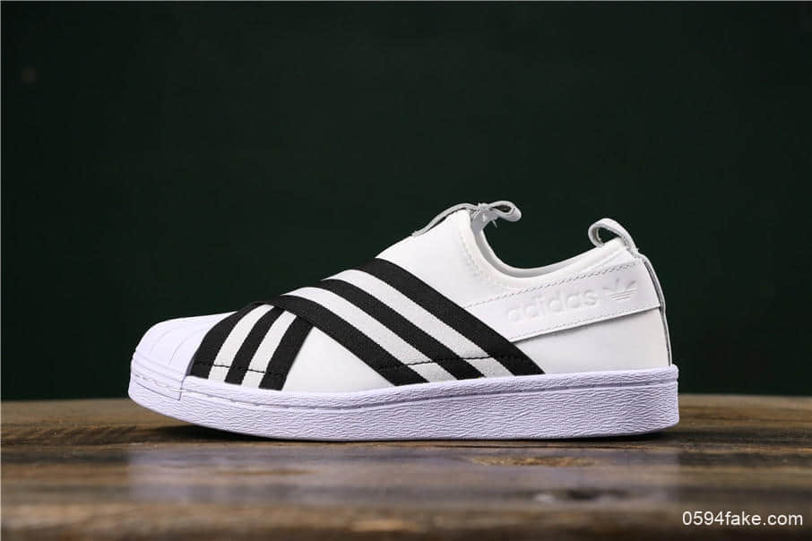 阿迪达斯Adidas SUPERSTAR SLIP ON W S贝壳头公司级交叉绑带白黑条纹时尚情侣休闲板鞋 货号：AC8581