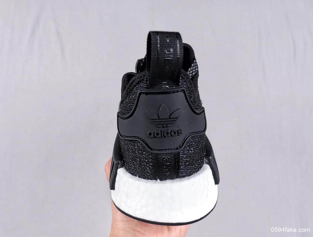 阿迪达斯atmos x adidas NMD R1联名满天星全网首发新配色反光鞋面四国文字 货号：G27331