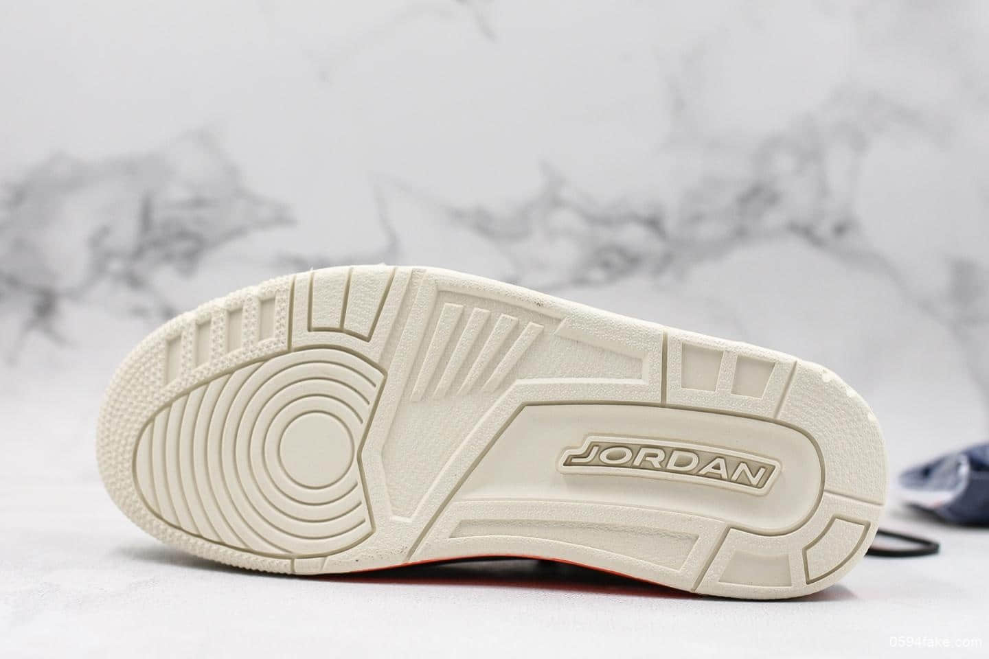 耐克Nike Air Jordan 3 RTR EXP Lite公司级AJ3白蓝配色透明蝉翼休闲穿搭文化篮球中筒靴  货号：BQ8394-100