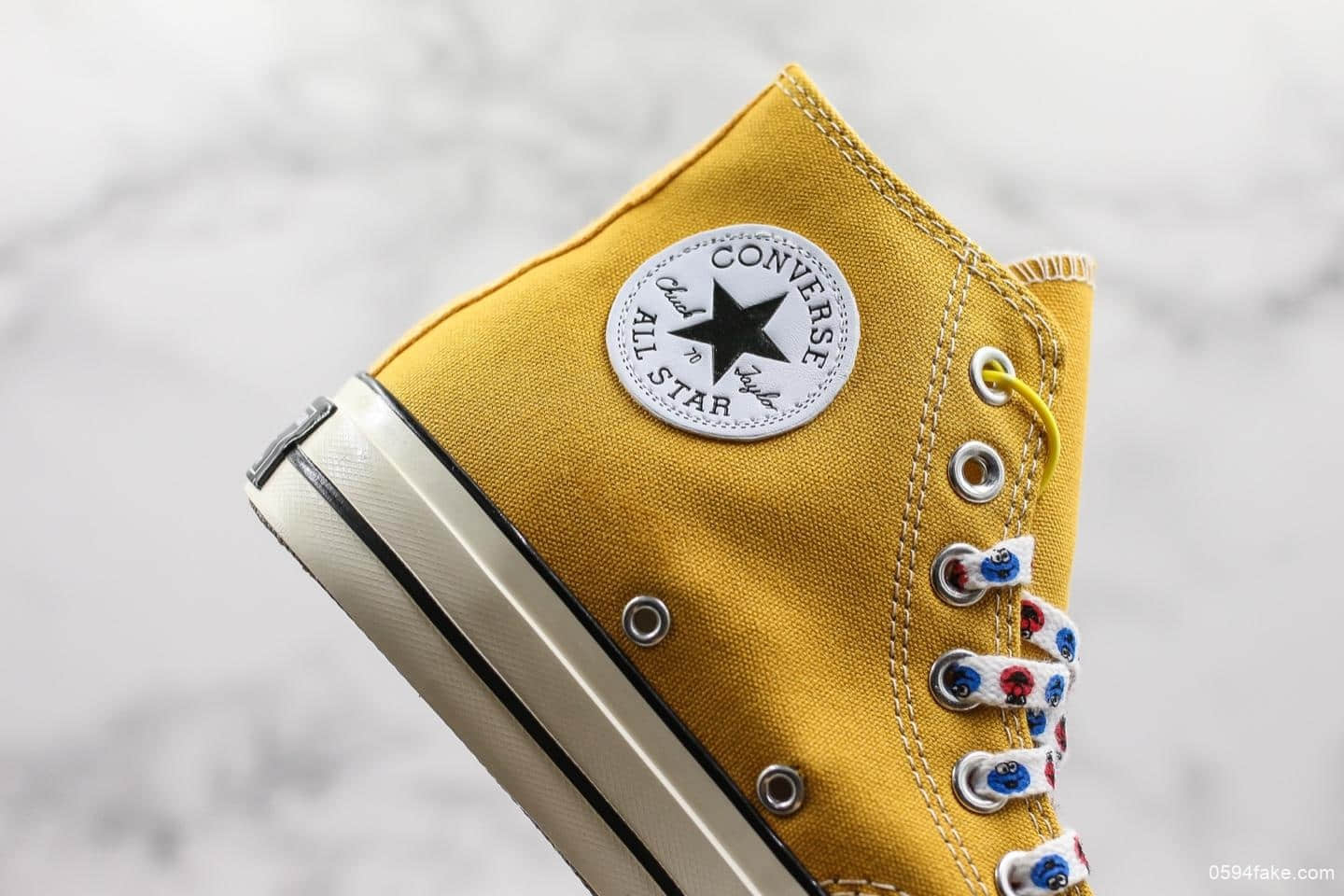 匡威Sesame Street x Converse Chuck Taylor All Star 1970 HI芝麻街联名十周年鞋限定手绘涂鸦高帮帆布鞋 货号：162054C