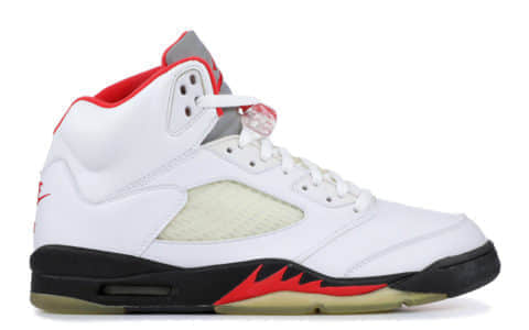 为庆祝Air Jordan 5诞生30周年AIR JORDAN 5“FIRE RED” 要回归啦！ 货号：CT4838-102