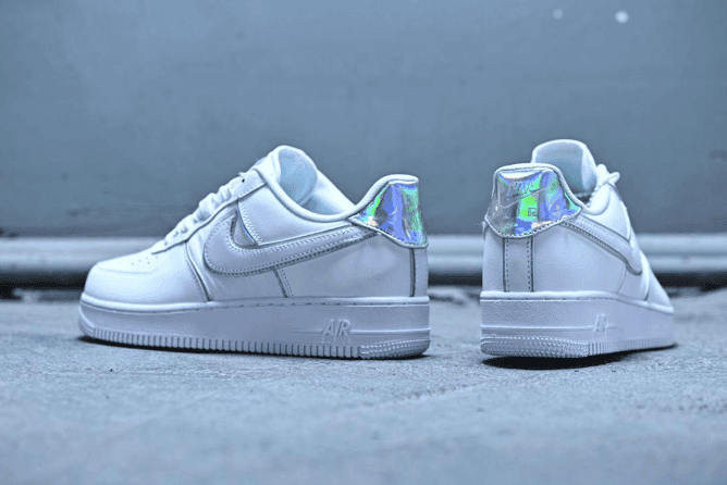 Nike Air Force 1 Low Y2K “4WhiteIRIDESCENT”炫彩镭射 耐克空军一号真标头层皮质 货号：AT6147-100