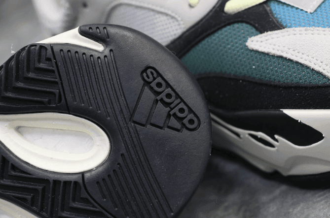 Adidas Yeezy 700 Boost Inertia初代 阿迪达斯公司级侃爷同款椰子700原鞋开模 货号：B75571