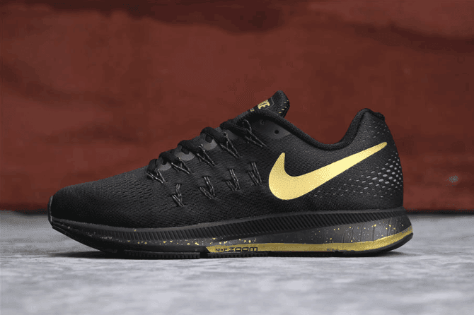 Nike Air Zoom Pegasus 33 LE BG黑金色 耐克登月33代真标带半码高品质透气慢跑鞋 货号：880103-007