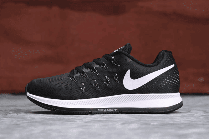 Nike Air Zoom Pegasus 33 黑白色 耐克真标高品质登月33代带半码户外运动跑步鞋 货号：831352-001