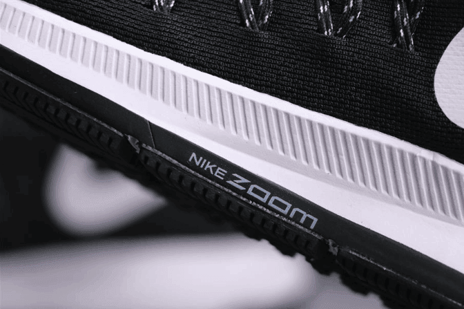 Nike Air Zoom Pegasus 33 黑白色 耐克真标高品质登月33代带半码户外运动跑步鞋 货号：831352-001