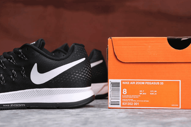 Nike Air Zoom Pegasus 33 黑白色 耐克真标高品质登月33代带半码户外运动跑步鞋 货号：831352-001