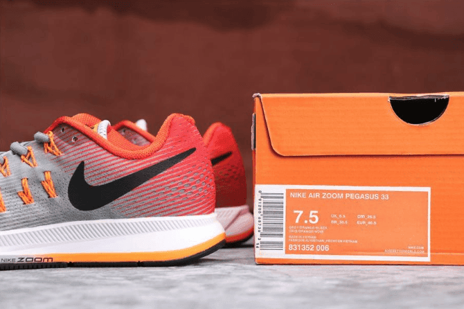 Nike Air Zoom Pegasus 33樱花粉 耐克真标高品质登月33代女款户外运动跑步鞋 货号：831352-001