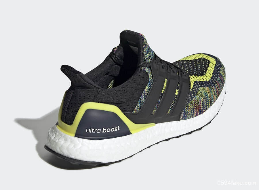 阿迪达斯Adidas Ultra Boost全新配色来袭采用了多彩色的Primeknit拼接！ 货号：EG8106