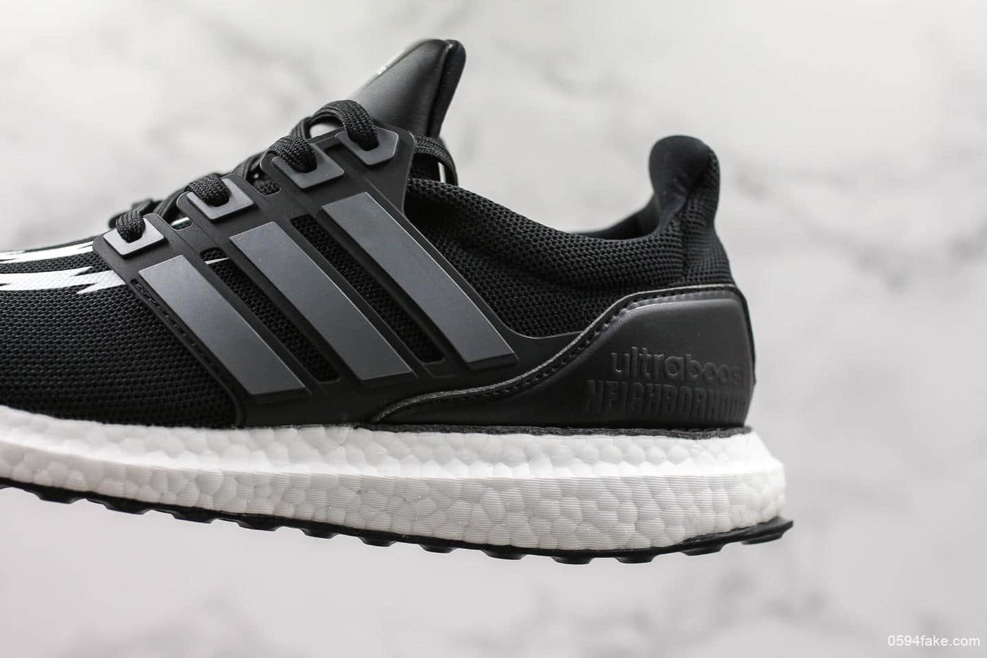 阿迪达斯NEIGHBORHOOD x adidas UltraBOOST Black White 1.0初代爆米花百搭高弹透气飞织慢跑鞋公司级版本高品质 货号：EG7649