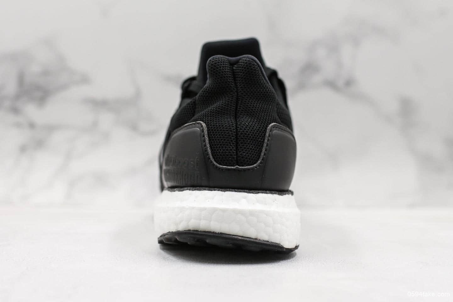 阿迪达斯NEIGHBORHOOD x adidas UltraBOOST Black White 1.0初代爆米花百搭高弹透气飞织慢跑鞋公司级版本高品质 货号：EG7649