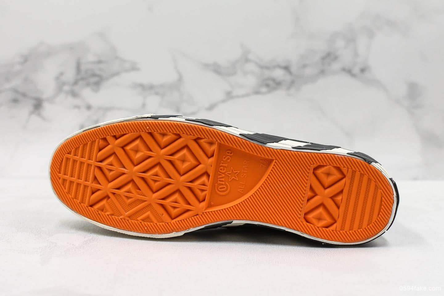 匡威OFF-WHITE x Converse 2.0 OW匡威联名黑白棋格帆布鞋板鞋粗半码条纹黑白 货号：163862C