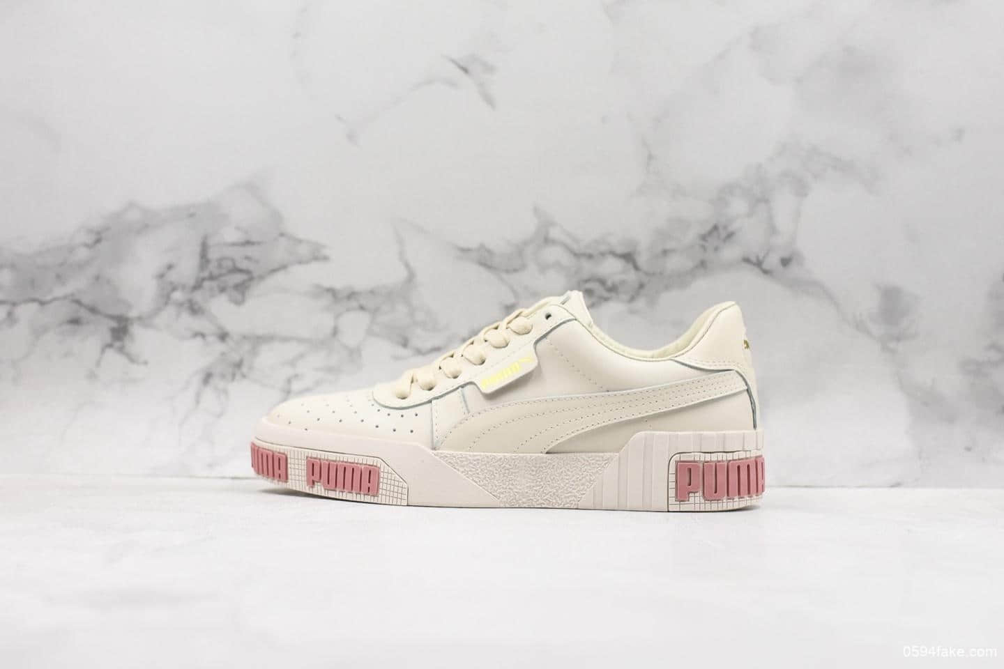 彪马PUMA Cali Women's Leather公司级版本复古网球风松糕百搭休闲运动皮革板鞋 货号：370811-02