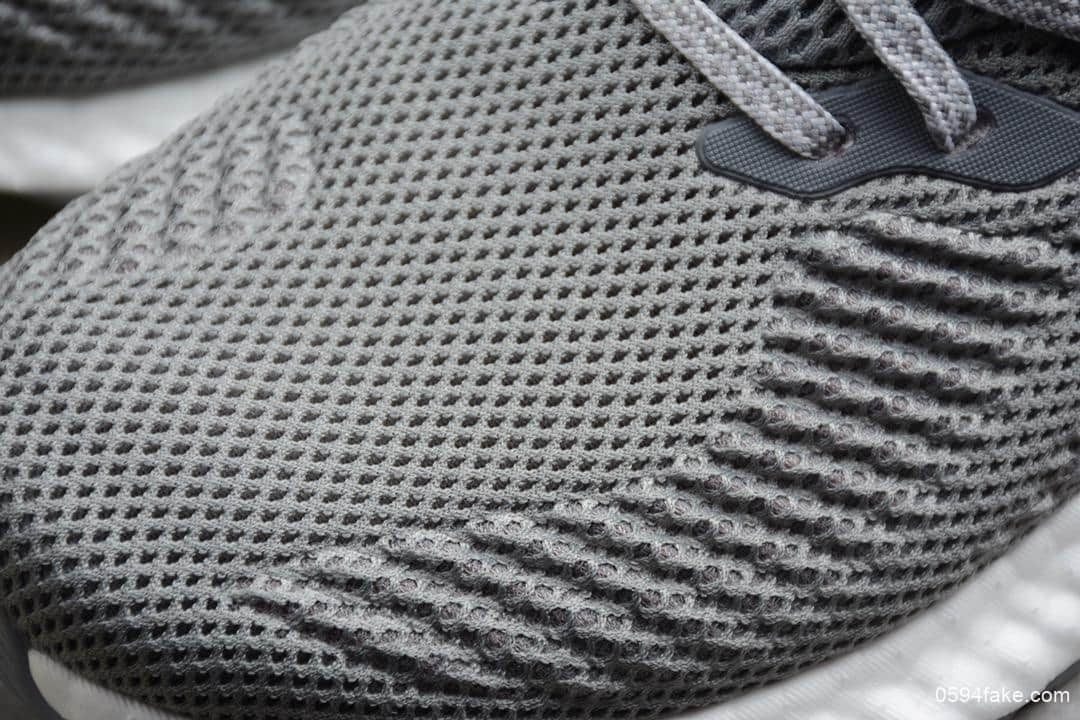 阿迪达斯Adidas Alphaboost System M阿尔法灰色公司级带半码防滑缓震跑鞋 货号：G54129