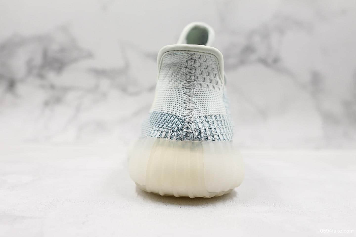 阿迪达斯Adidas Yeezy Boost 350 V2 CloudWhite椰子2.0系列PK纯原版本巴斯夫满钉大底全新冰蓝配色 货号：FW3043