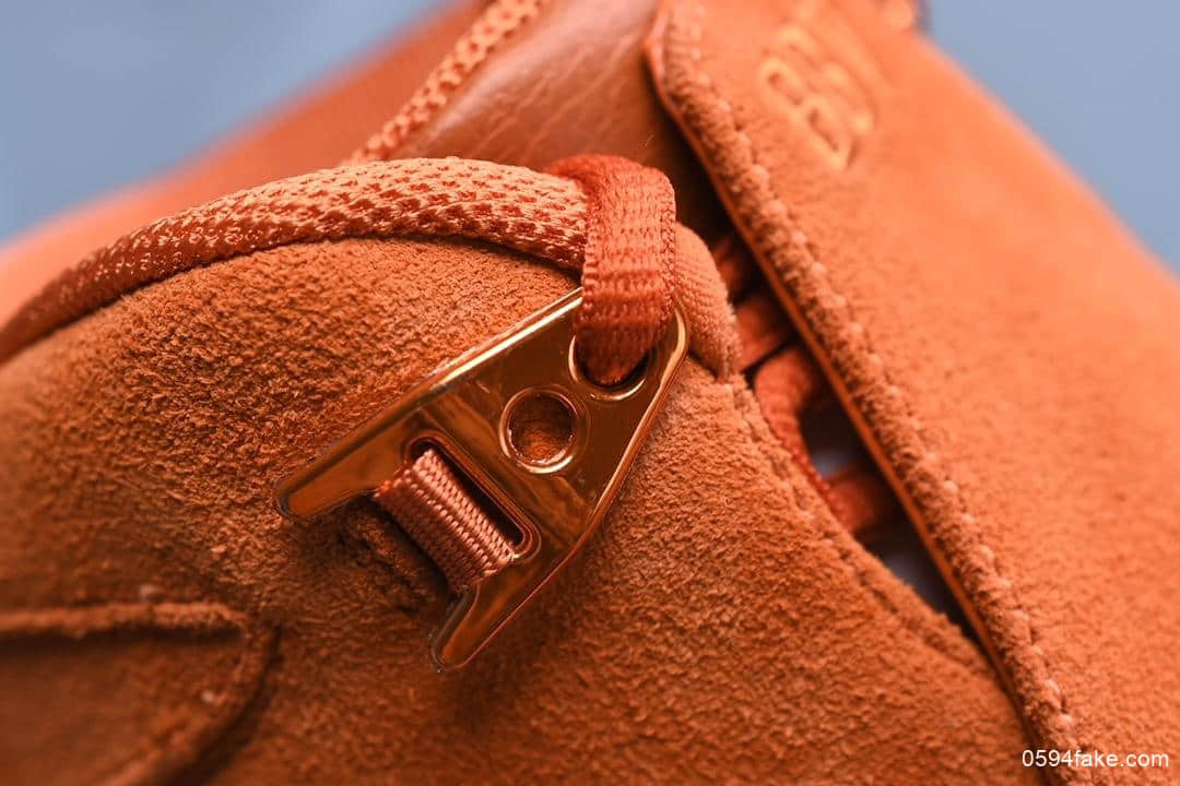 乔丹Air Jordan 18 Orange Suede渠道纯原版本AJ18原厂纯色头层麂皮包裹双层Zoom+双层碳板亮眼鞋垫搭载碳板AJ18实战篮球鞋 货号：AA2494-801