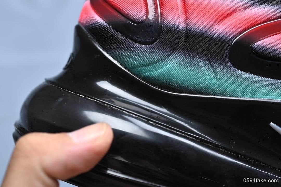 耐克Nike Air Max 720 Black Neon Streaks公司级版本太空大气垫前卫运动慢跑鞋黑极光彩虹条天眼气垫 货号：AO2924-023