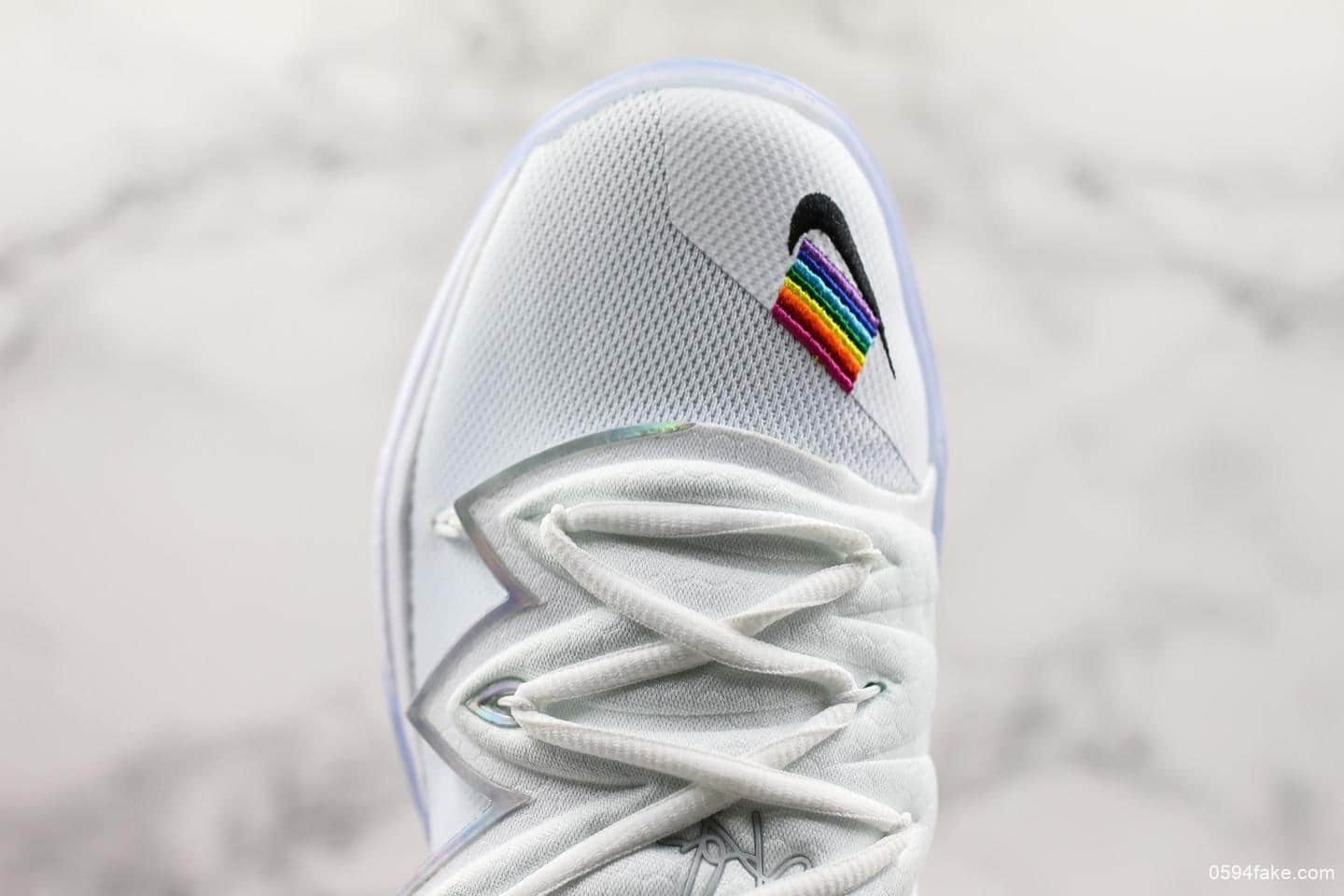 耐克Nike Kyrie 5 True EP Betrue欧文5代彩虹勾实战篮球鞋纯原版本内置Zoom气垫原厂欧斯莱缓震 货号：CH0521-117