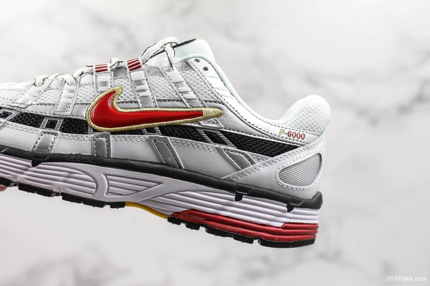 耐克Nike P-6000 CNPT0 Silver Laser Fuchsia系列复古老爹风休闲运动舒适跑鞋纯原版本老爹鞋 货号：BV1021-101