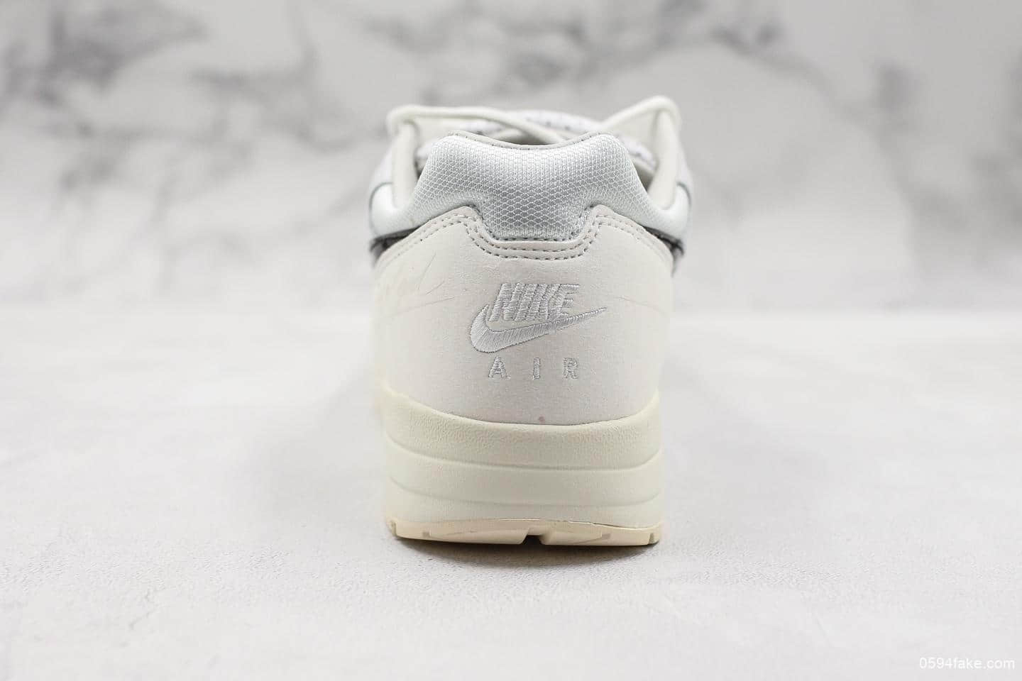 耐克Fear of God x Nike Air Skylon 2 White Black恐惧上帝再度FOG联名天龙二代公司级版本慢跑鞋美潮奢牌 货号：BQ2752-100