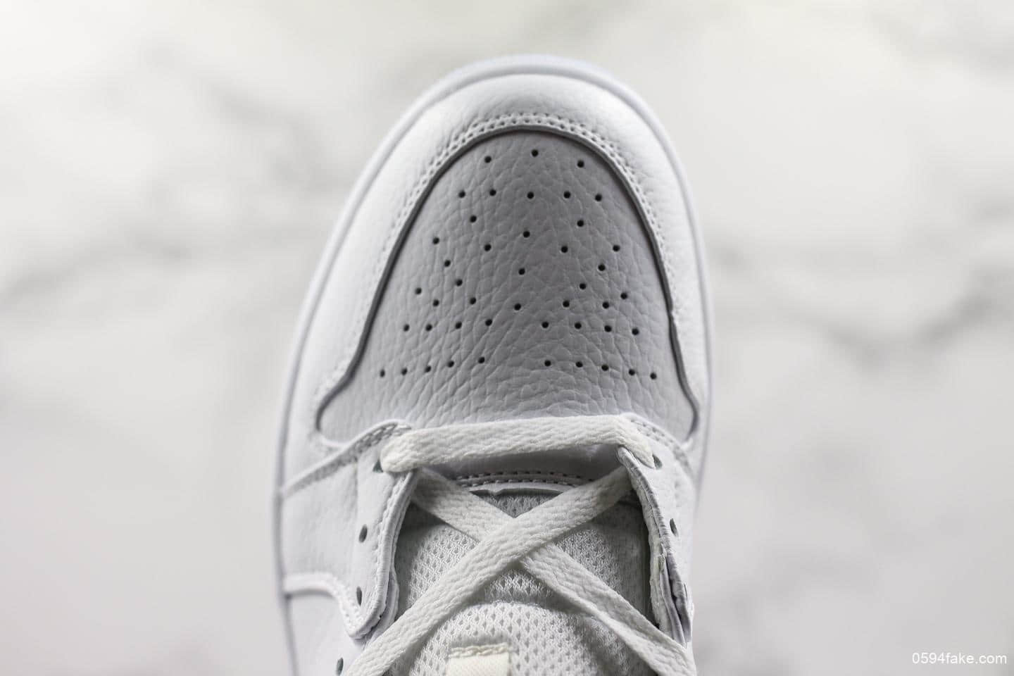 耐克Nike Wmns Air Jordan 1 Mid Unite Totale乔丹1代纯原版本复古经典中帮实战篮球鞋蓝白波点透明水晶底 货号：CI9100-100