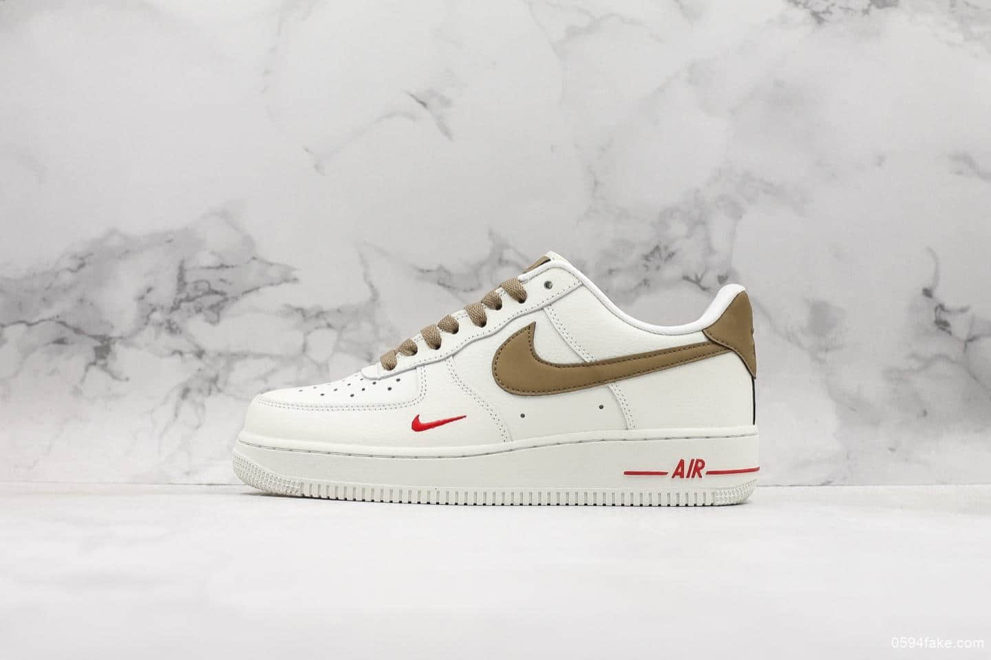 耐克Air Force 1 Low ID公司级空军一号经典低帮奶白浅褐勾全掌内置气垫中底钢印俱全 货号：808788-996