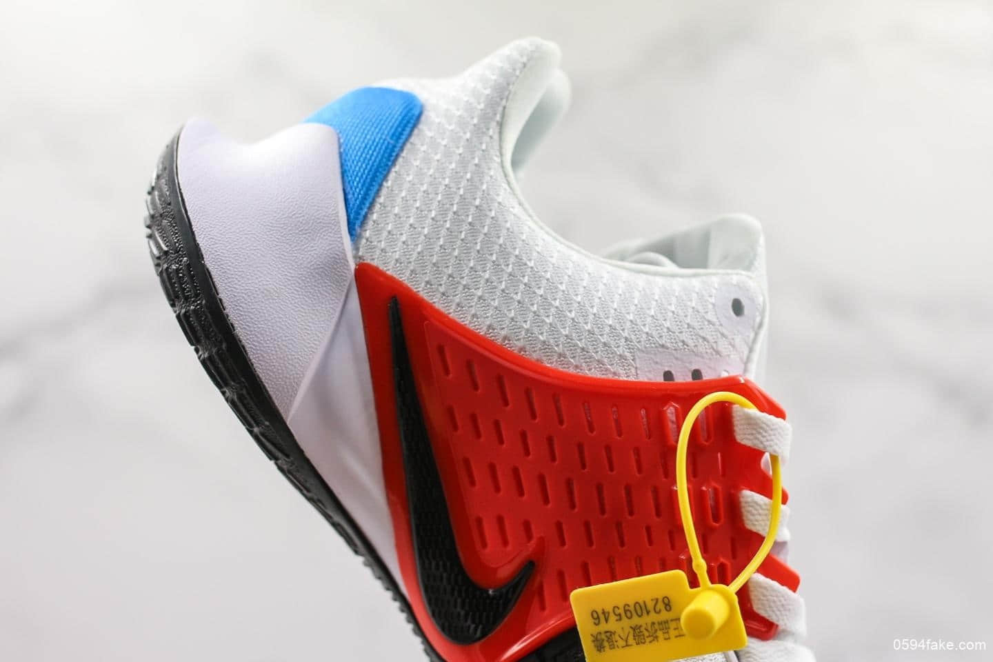 耐克Nike Kyrie Low 2公司级版本欧文2白色透气织物鞋身搭配鞋侧支撑片内置气垫实战篮球鞋 货号：AV6337-002