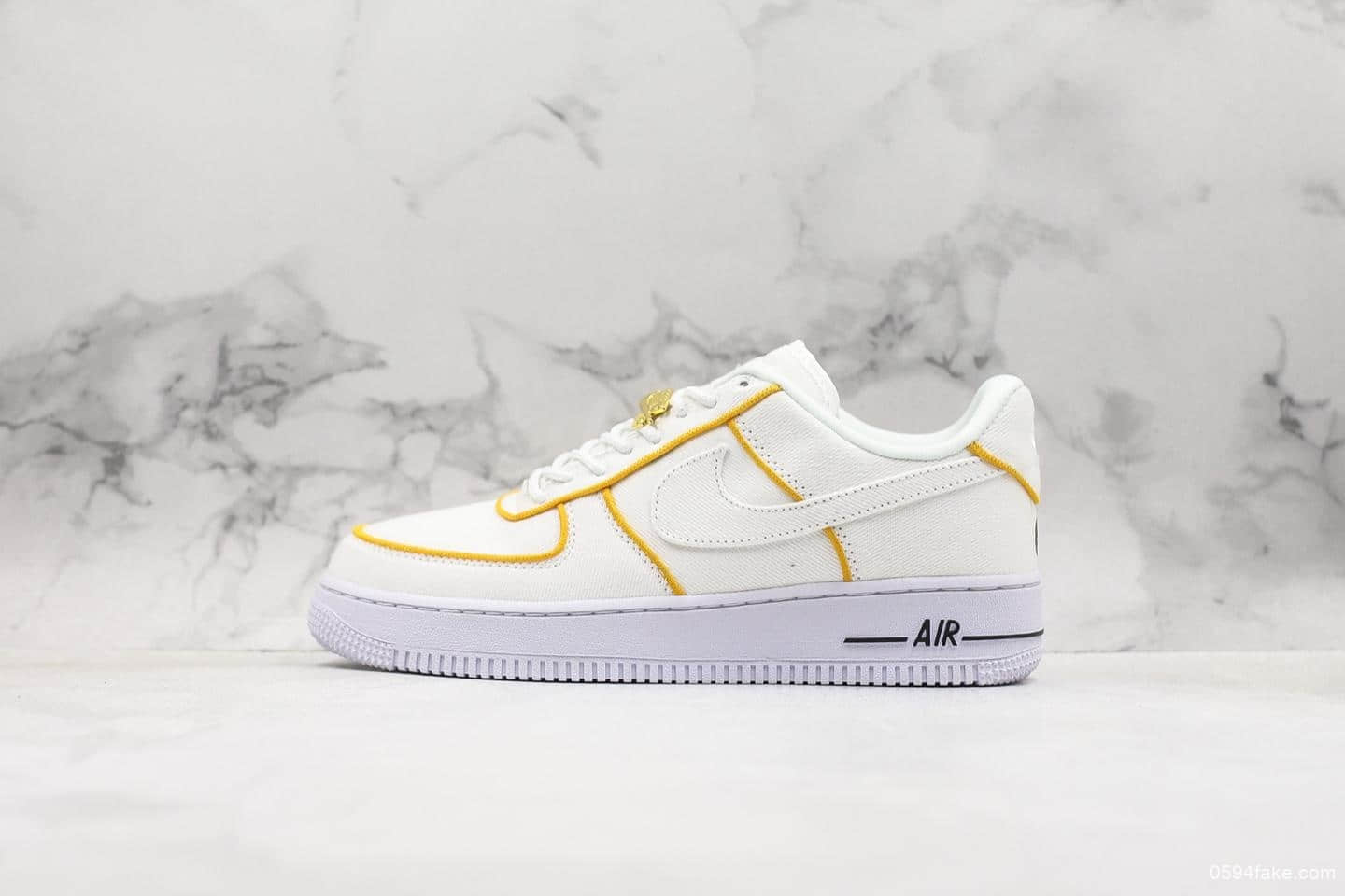 耐克Nike Air Force 1 '07 LV8 style公司级版本低帮空军一号帆布板鞋专柜同步发售内置气垫 货号：AO2425-001