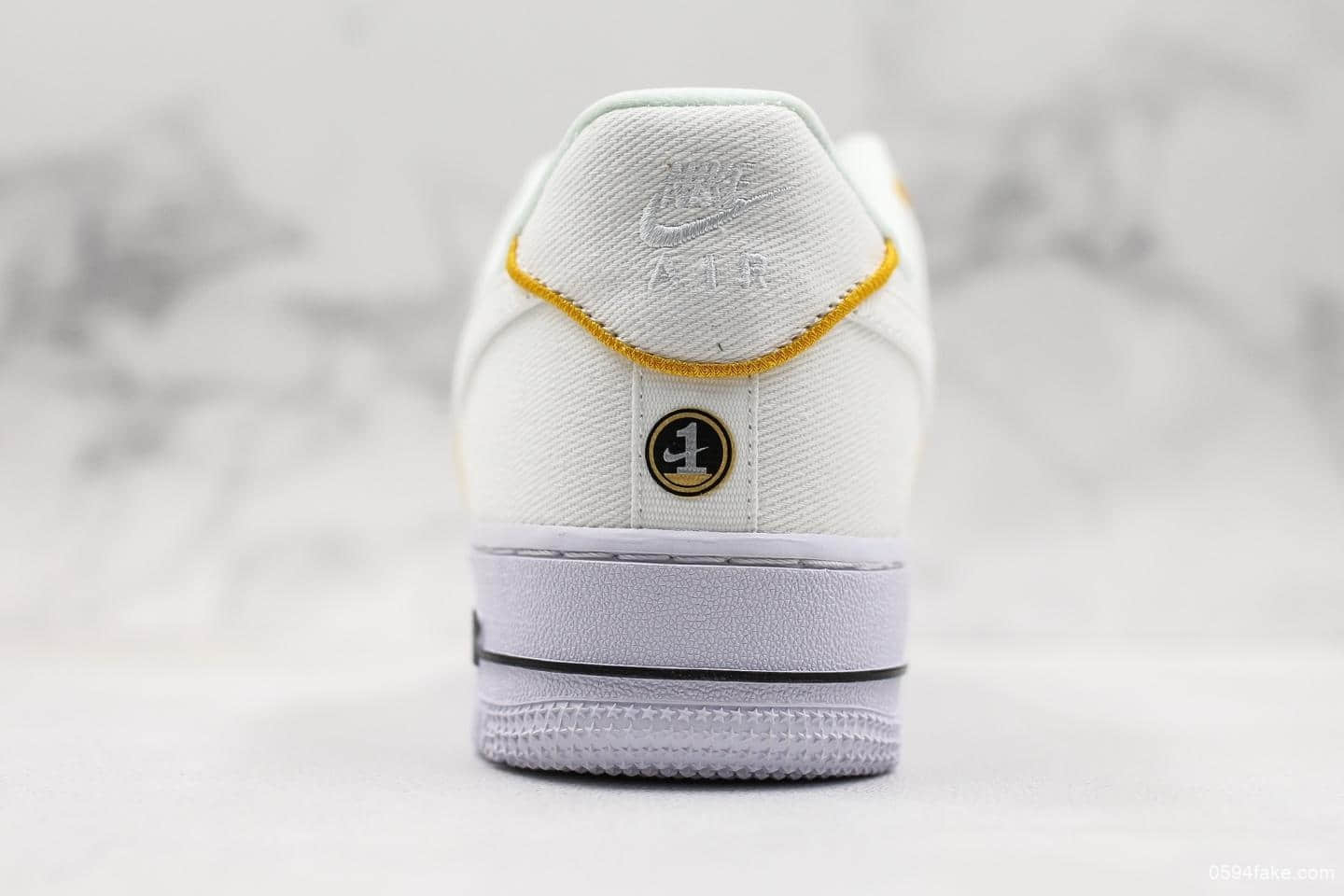 耐克Nike Air Force 1 '07 LV8 style公司级版本低帮空军一号帆布板鞋专柜同步发售内置气垫 货号：AO2425-001