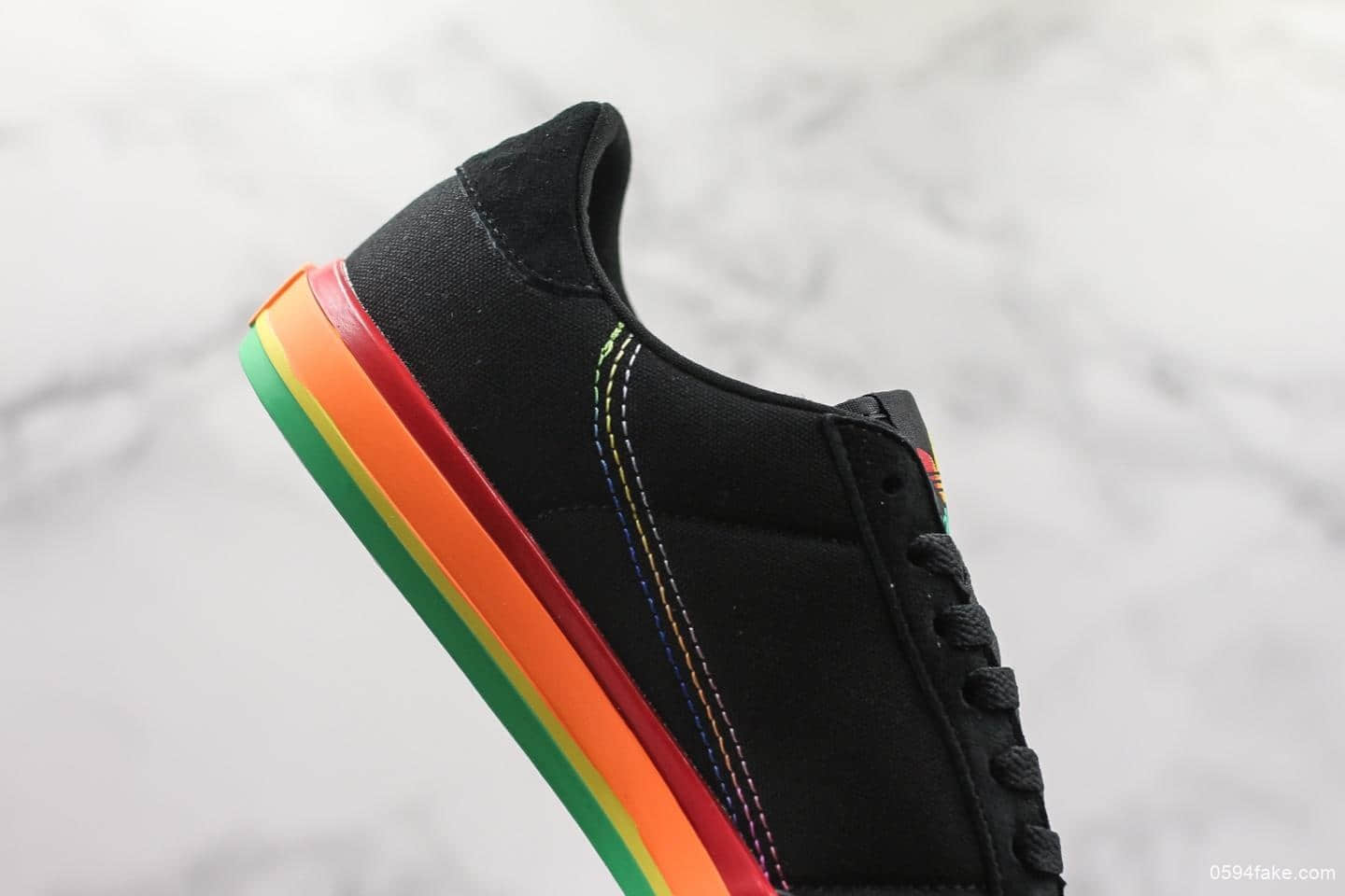 阿迪达斯Adidas Continental Vulc开口笑二代黑彩虹公司级带半码 货号：EF3528