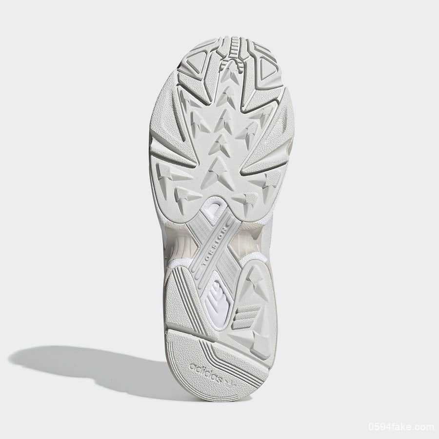 简约复古！adidas Yung-1“Crystal White”将于9月1日发售！ 货号：EE5319