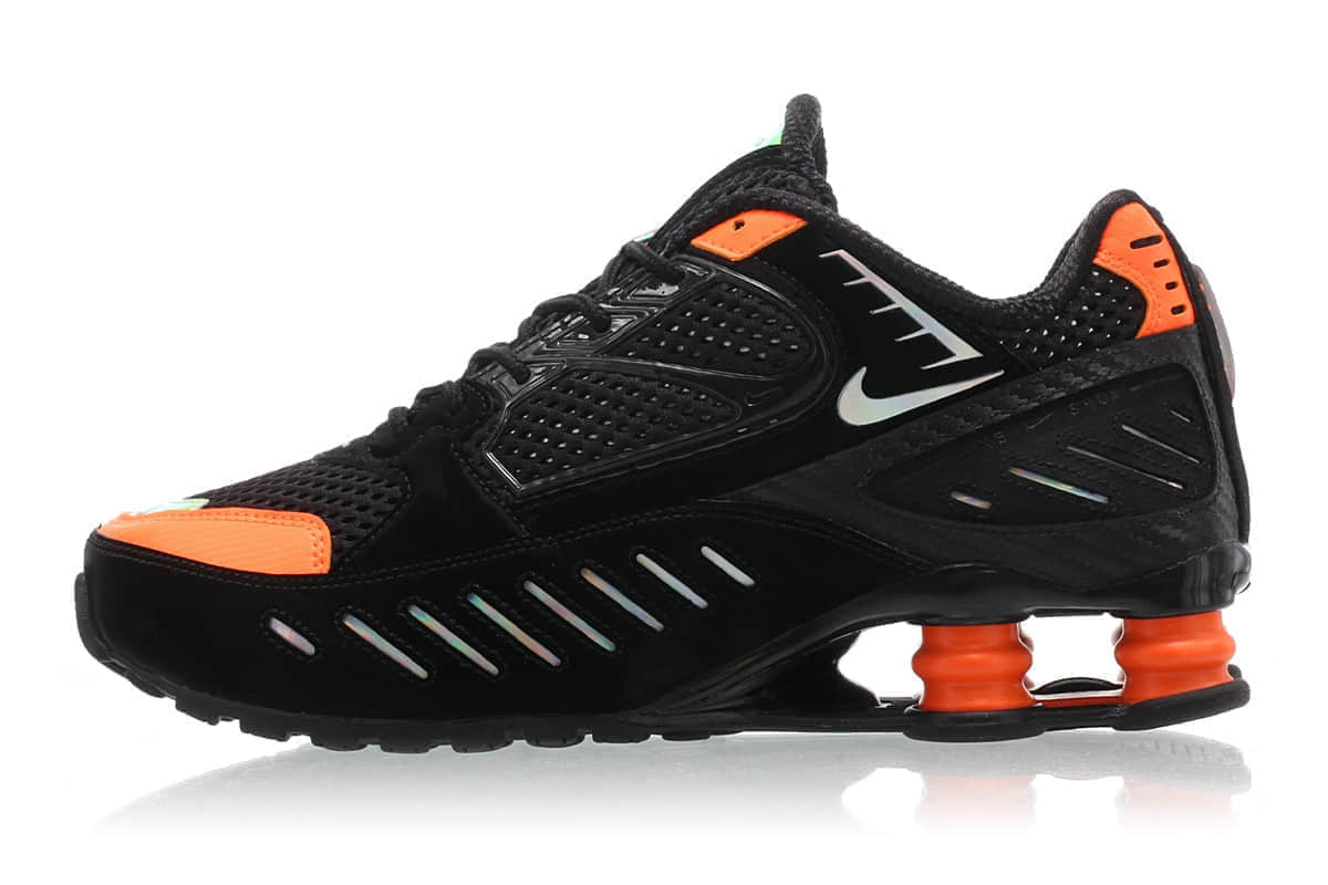 全新鞋款Nike Shox Enigma将于8月29日发售！不仅配色出众！还有暗藏的镭射花纹！