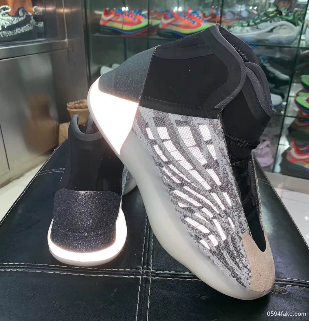 Yeezy系列第一双篮球鞋！Yeezy Basketball “Quantum”或将于2020年NBA全明星周末期间推出！ 货号：EG1535