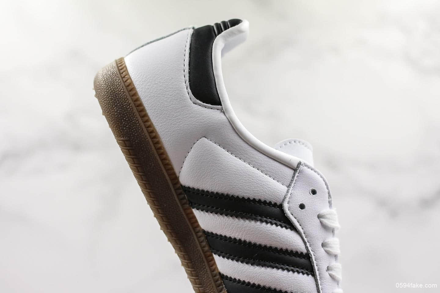 阿迪达斯Adidas Samba OG Club公司级版本桑巴纪念日系列白绿平底室内足球风复古休跑鞋白黑生胶 货号：B75806