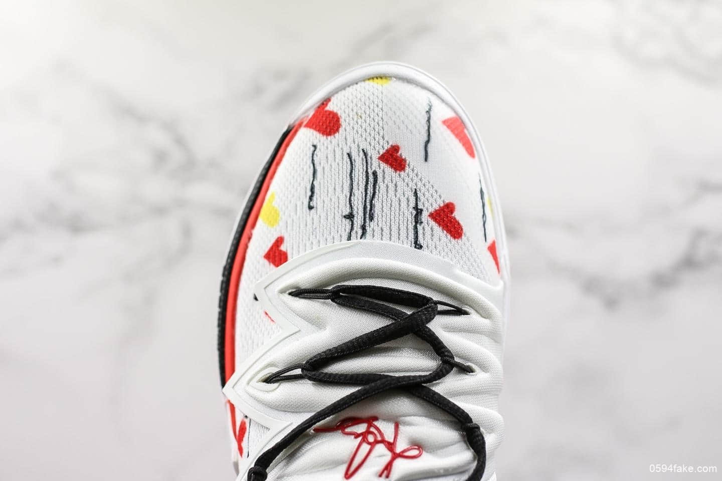 耐克Nike Kyrie 5 EP BHM PE纯原版本欧文5代情人节限定新配色室内实战休闲运动篮球鞋 货号：AO2919-106