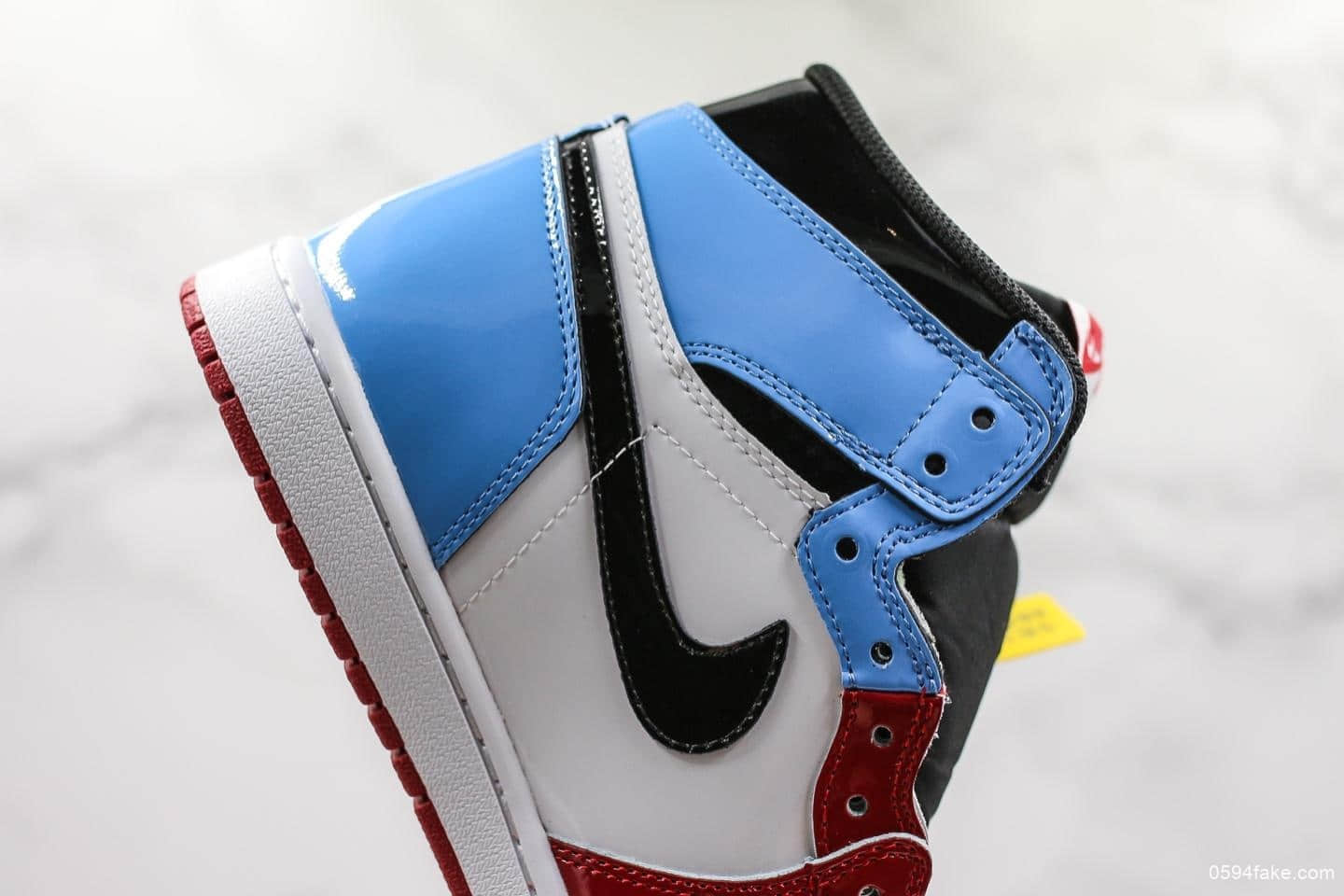 乔丹Air Jordan 1 Fearless纯原版本芝加哥结合北卡蓝配色乔丹名人堂实战篮球鞋 货号：CK5666-100