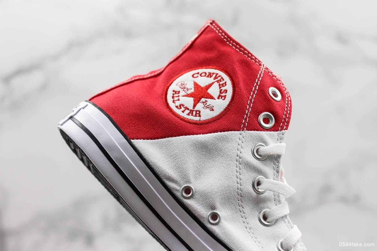 匡威Converse Chuck Taylor All Star情人节七夕来临经典新款红心拼接高帮帆布鞋 货号：563460F