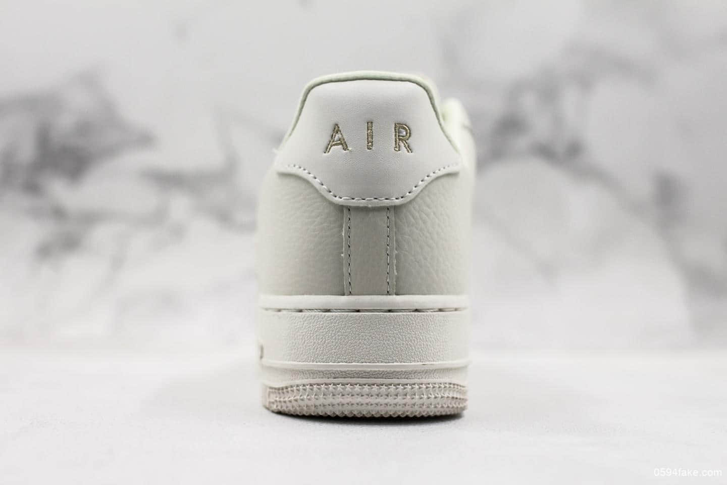 耐克Nike Air Force 1 Low Jewel耀眼宝石纯原版本全头层空军一号复古金属钩休闲板鞋内置气垫 货号：AO3814-001