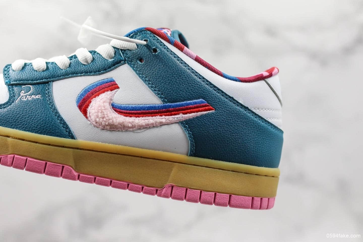 耐克Parra x Nike SB Dunk Low蓝粉色纯原版本带半码原盒原标 货号：CN4504-105