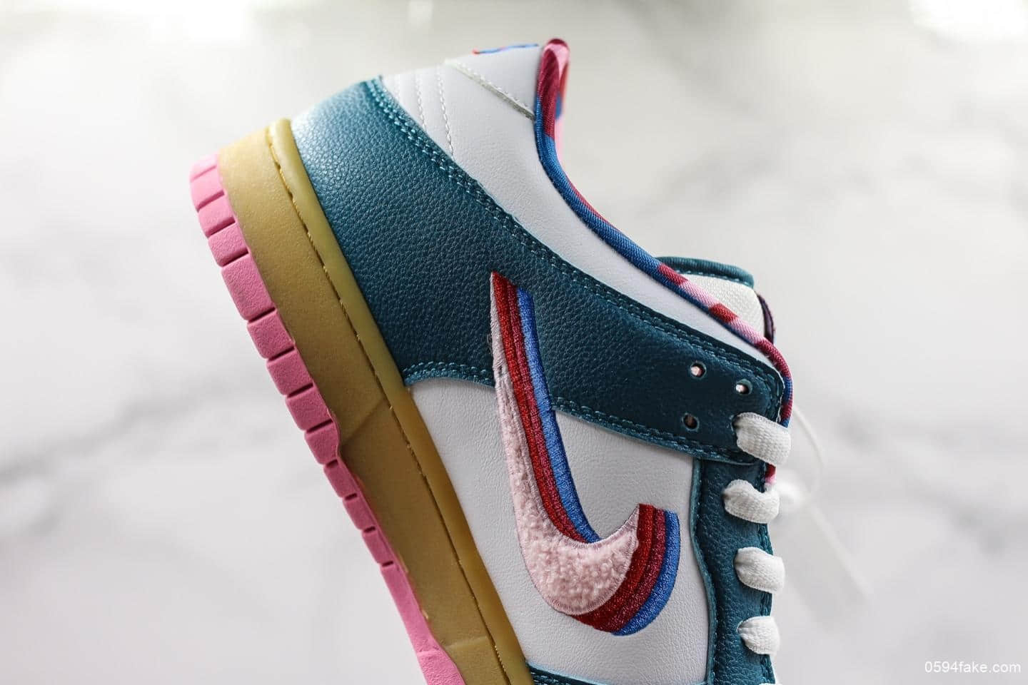 耐克Parra x Nike SB Dunk Low蓝粉色纯原版本带半码原盒原标 货号：CN4504-105