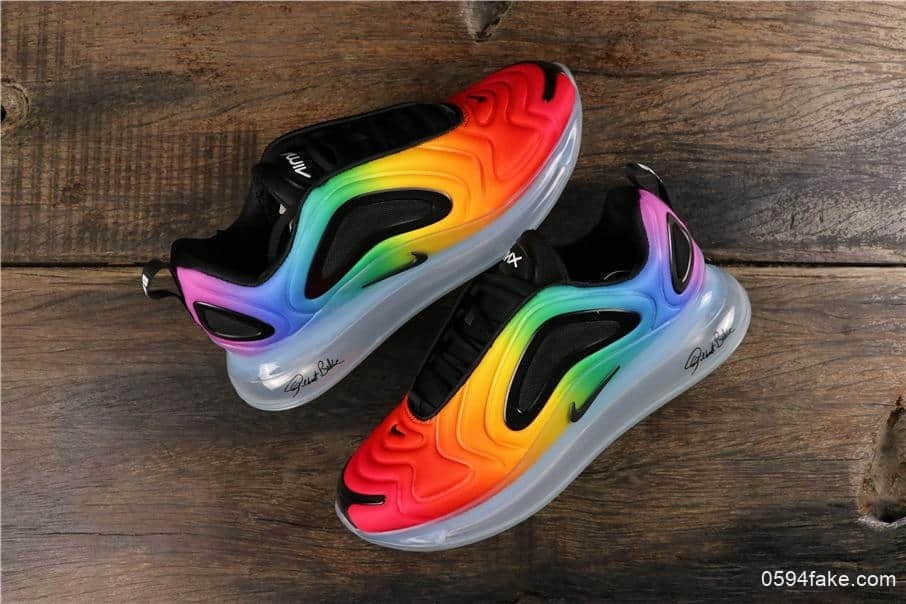 耐克Nike Air Max 720 BETRUE公司级版本太空大气垫前卫运动慢跑鞋彩虹渐变透明底氮气大底 货号：CJ5472-900